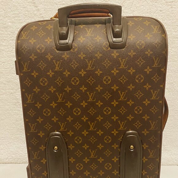 Louis Vuitton Rolling Luggage LV Monogram Pegase 55 fits in overhead bin - Picture 9 of 13